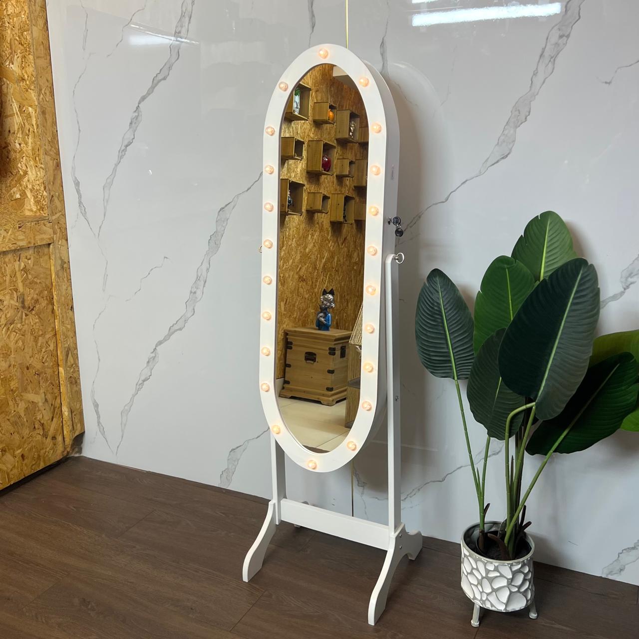 Vanity Round Standing Close Mirror