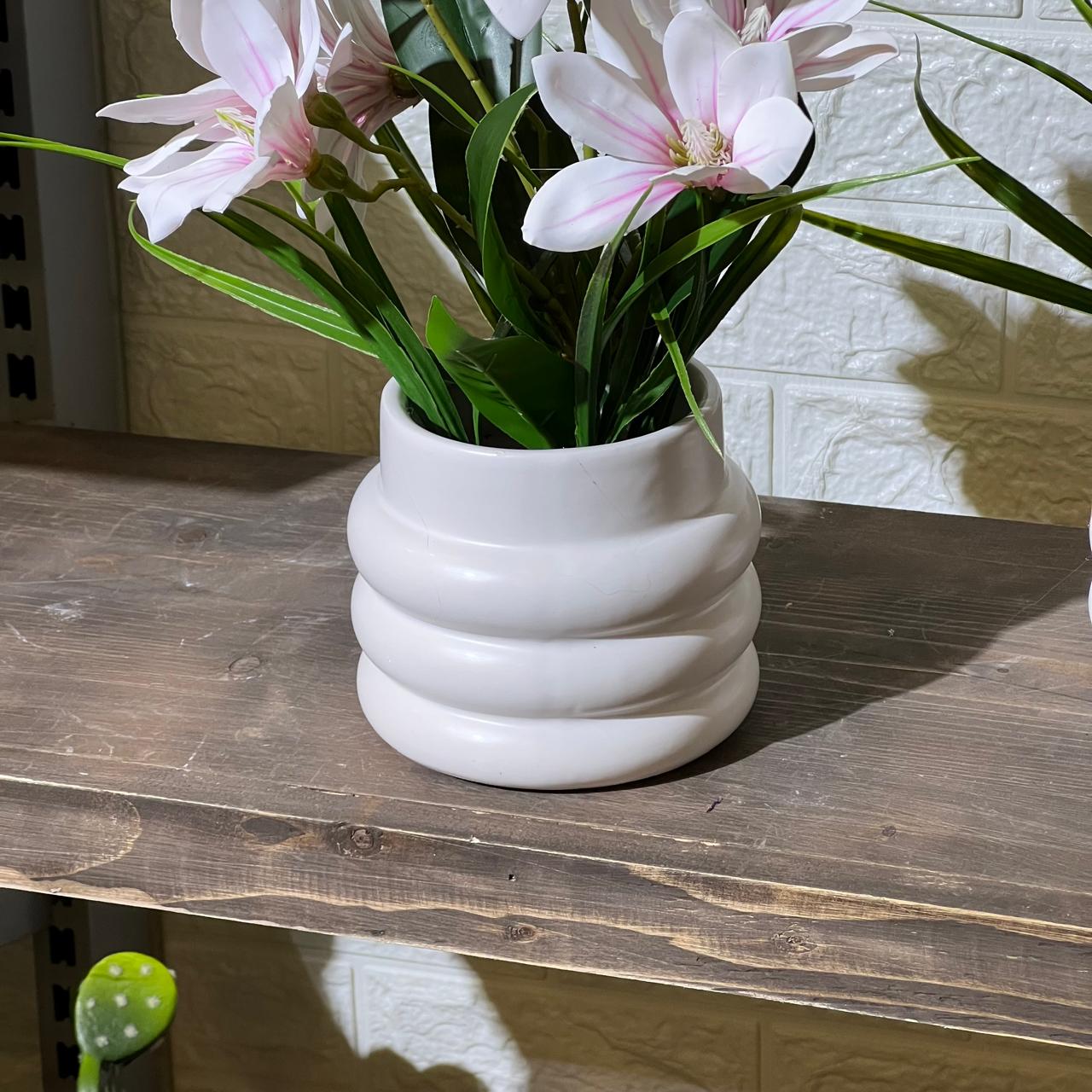 Round Bubble White Pot Artificial Plant