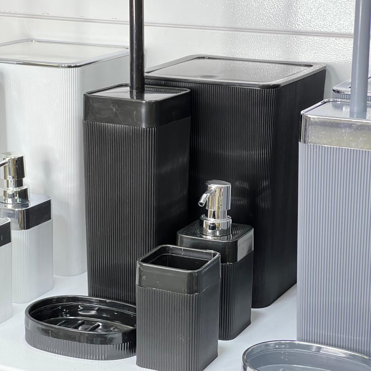 Chrome Rim 5 - Piece Bathroom Set