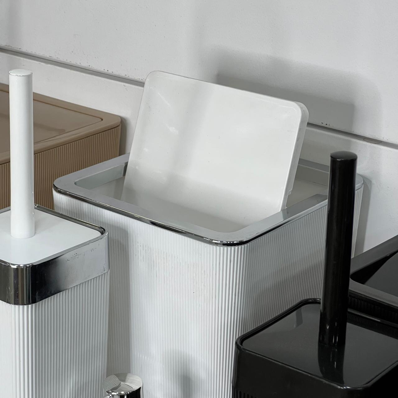 Chrome Rim 5 - Piece Bathroom Set