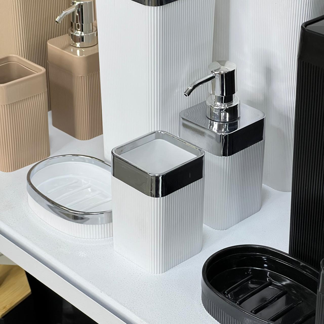 Chrome Rim 5 - Piece Bathroom Set