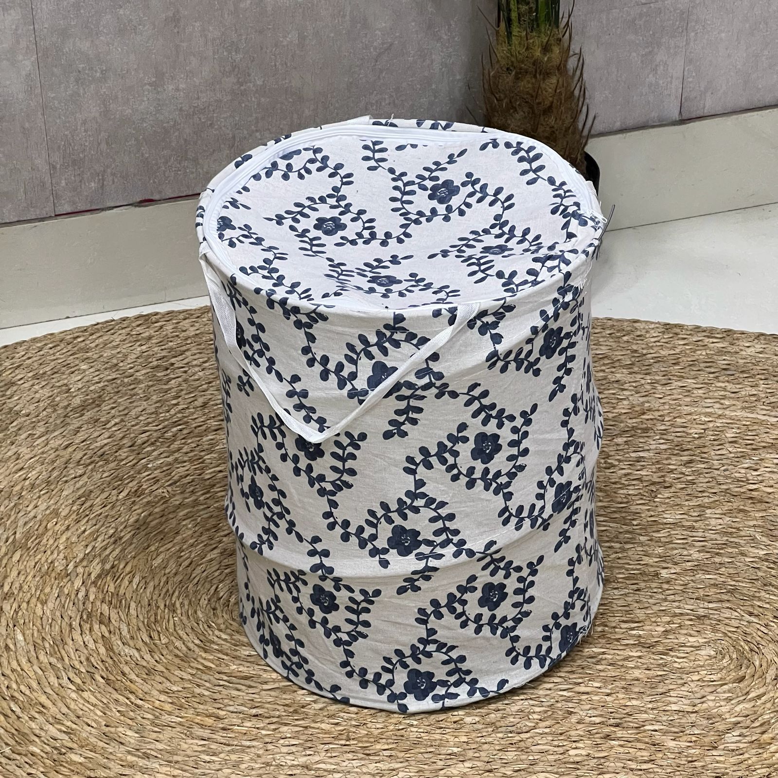 Light Collapsible Laundry Basket