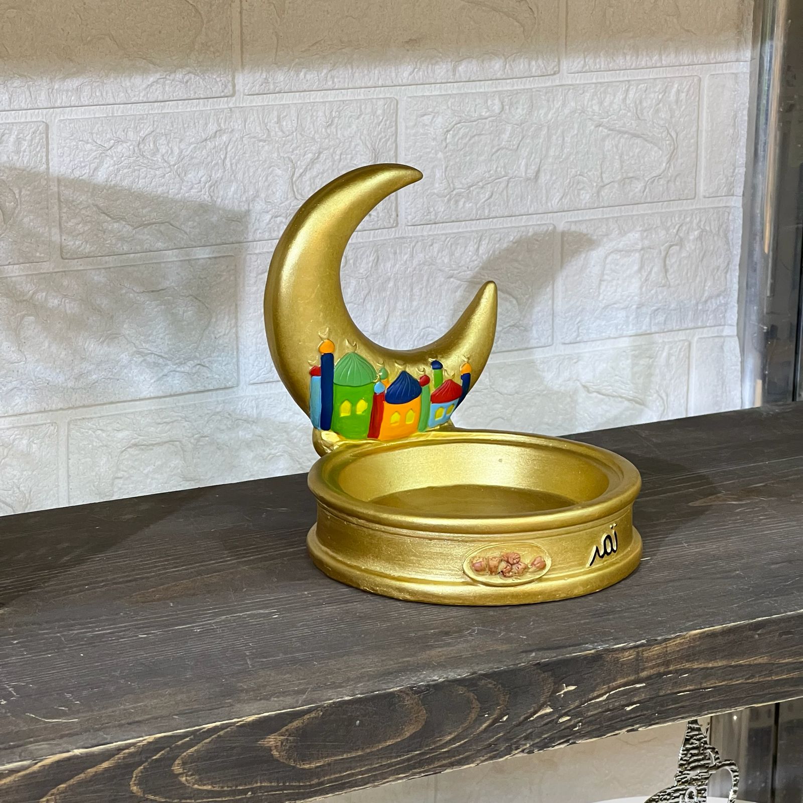 Golden Crest Serving