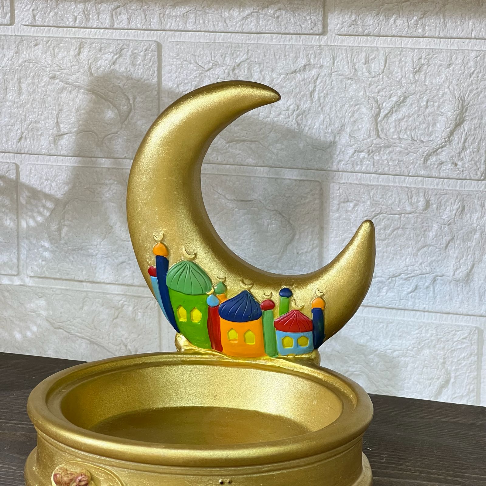 Golden Crest Serving