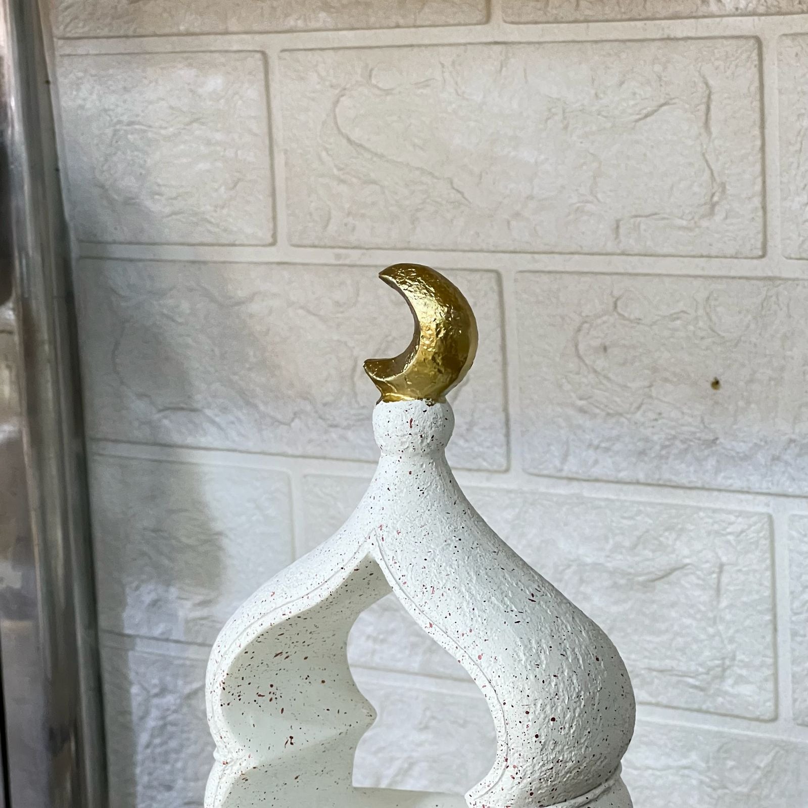 White Arch Pillar Serving