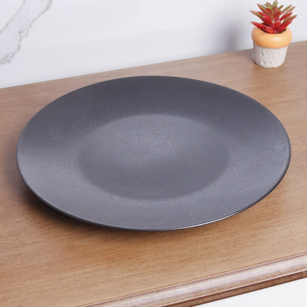 Black flat plate