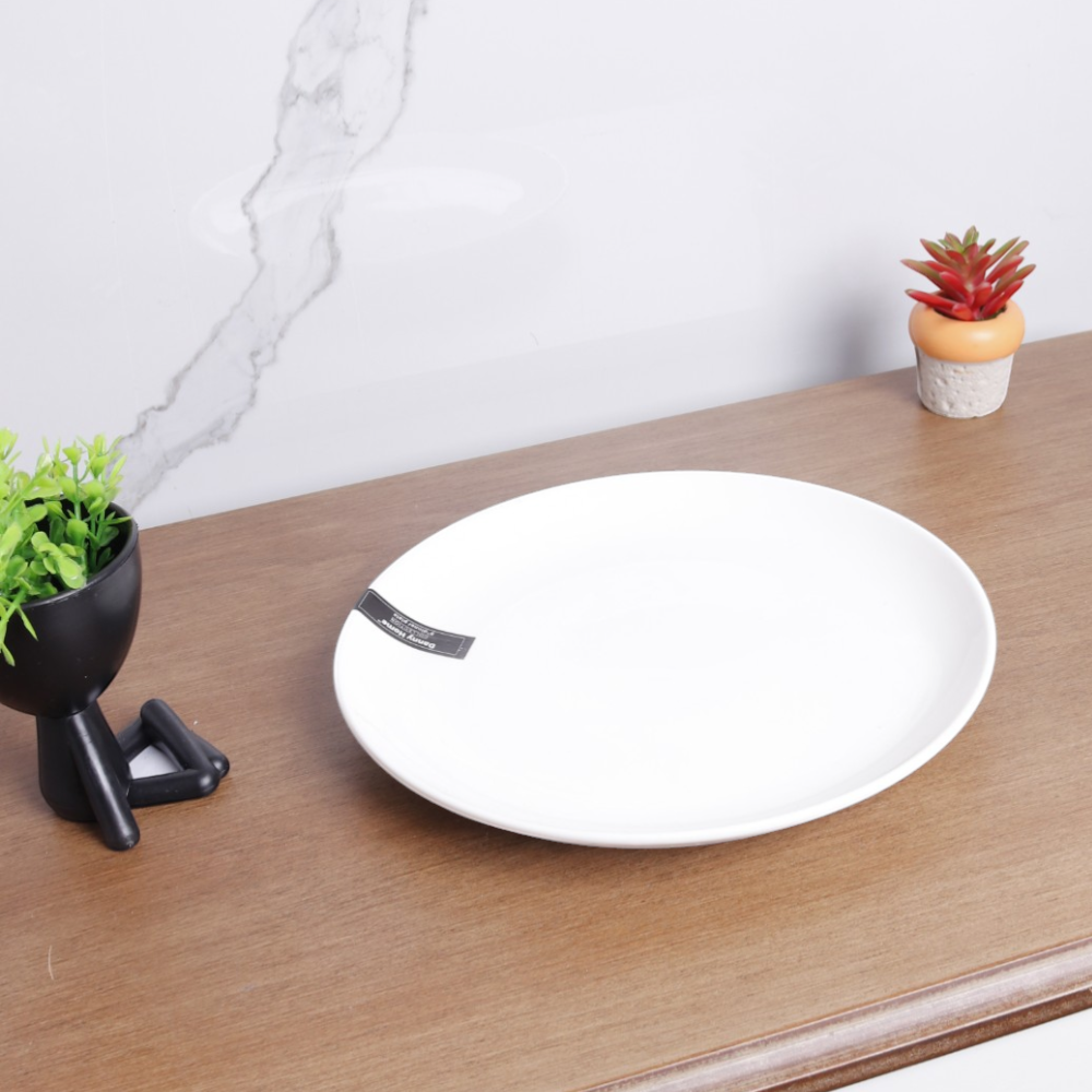 white plate size medium